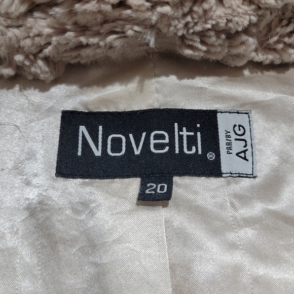 Novelti Women's Oversized Faux Fur Jacket 20 Cream Cruelty Free Cozy Maximalist - Picture 9 of 10